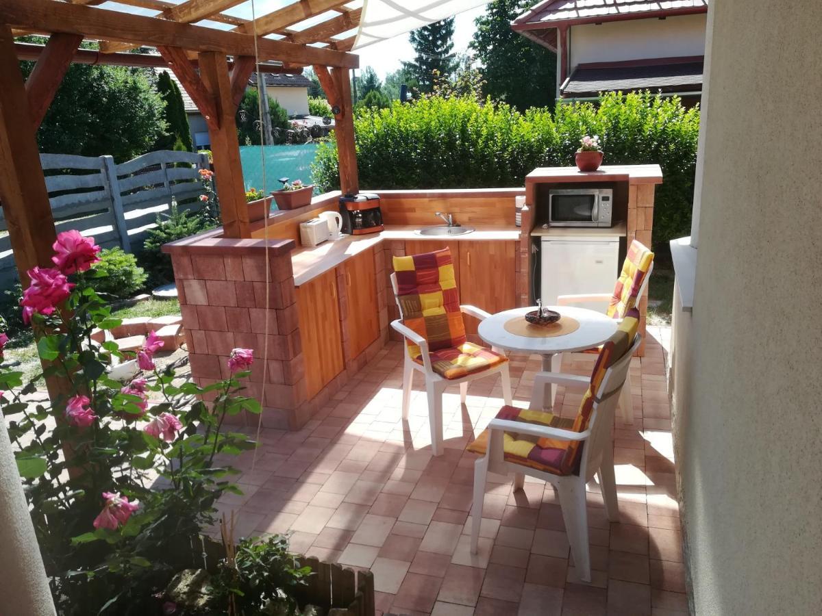 Betty Apartman Balatonfůzfő Exterior foto