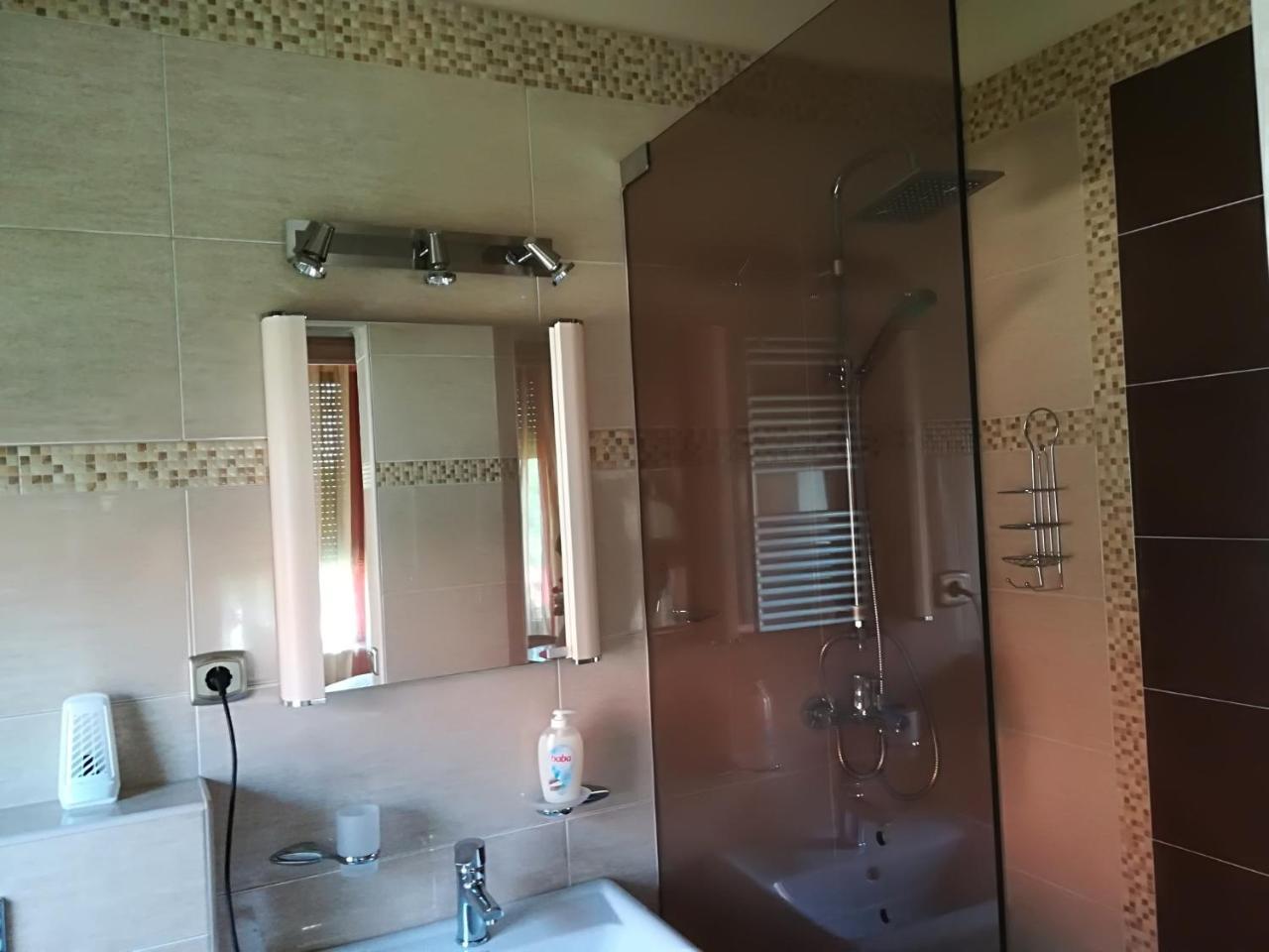 Betty Apartman Balatonfůzfő Exterior foto